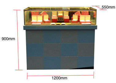 Σχήμα ορθογώνιο επίπεδη συσκευασία πλίνθ με γυάλινο ντουλάπι, κοσμηματοπωλεία δείγμα ρολόι