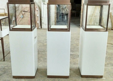 Λούξυ Custom Glass Display Cases / Museum Display Cabinets Κρυμμένα φώτα με λωρίδες
