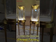 Συνδυάστε την ομορφιά της υφής και της χειροτεχνίας με την επίδειξη κοσμημάτων